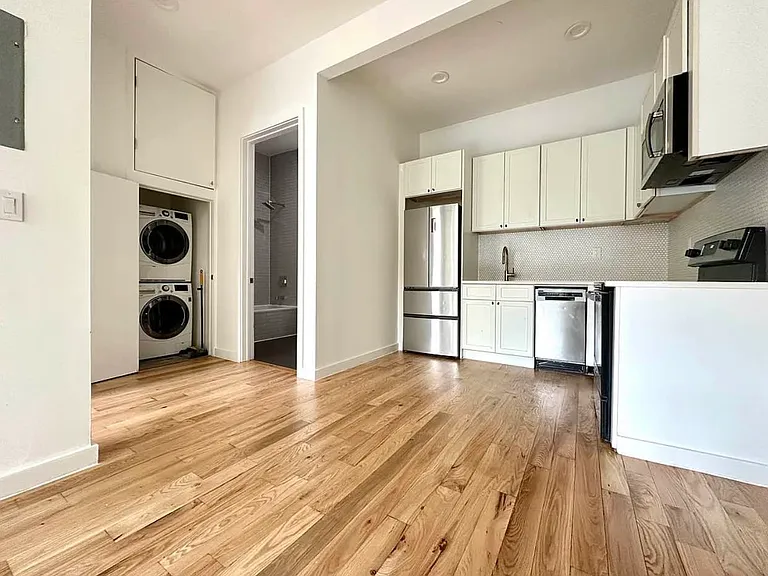 66 Linden St #1A — Photo 1