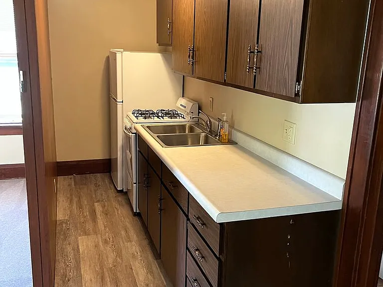 2521 Iowa St — Photo 3