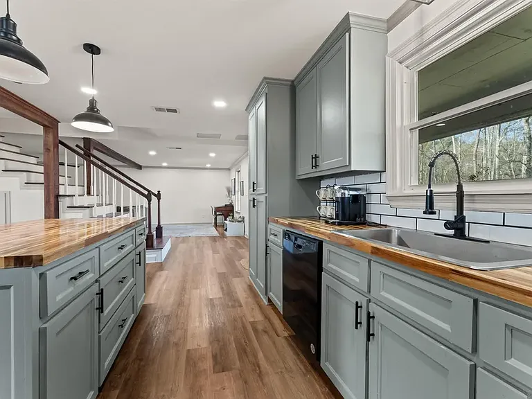 17220 Oak Ridge Rd — Photo 3