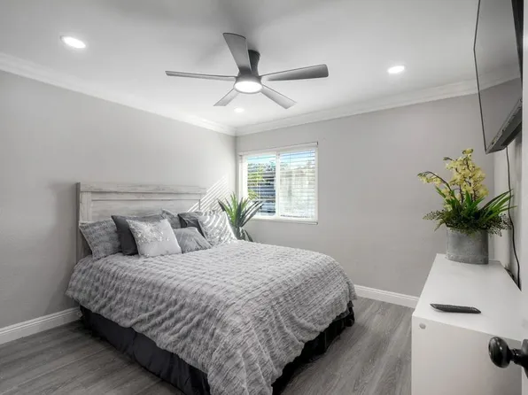 3472 Thunder Dr, Oceanside, CA 92056