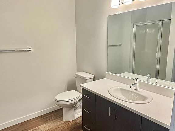 4th image of 7424 N Saint Louis Ave #103