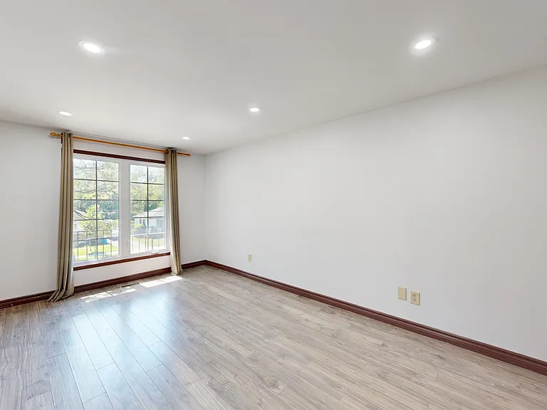260 Taylor St — Photo 14