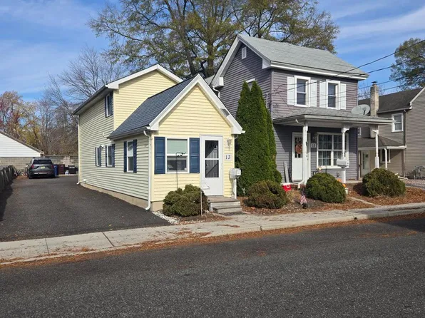 13 E Millbrooke Ave, Woodstown, NJ 08098