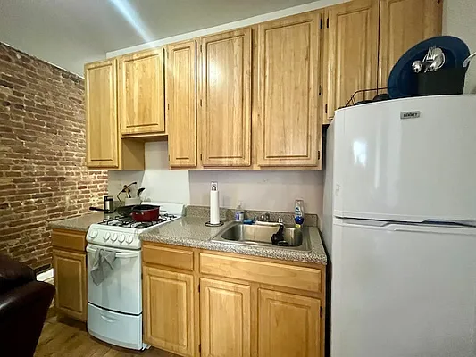 Rented by KNOCKKNOCK LLC | media 3