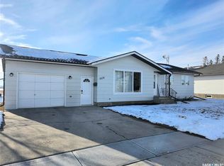 5024 Times St, Macklin, SK S0L2C0