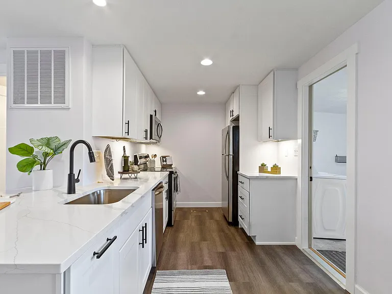 10624 N Park Ave — Photo 8