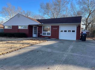 3909 SW 26th St, Topeka, KS 66614