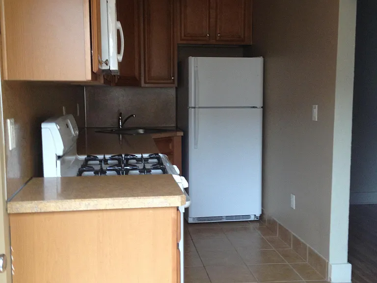 940 Amherst St #12 — Photo 7