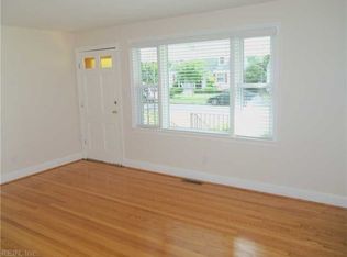 9 Greenbrier Rd, Portsmouth, VA 23707