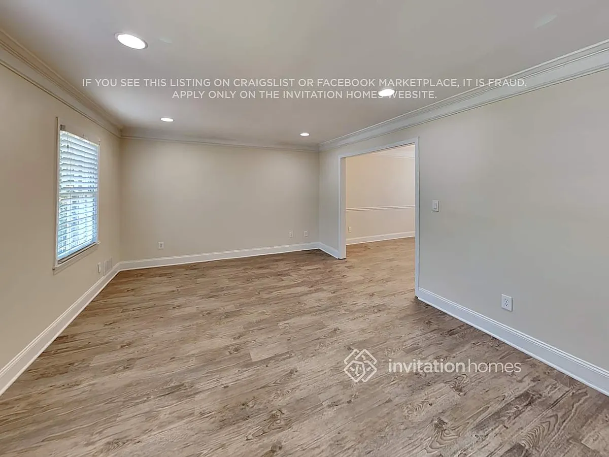 Building Photo - 3820 Cline Dr SE