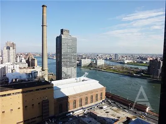 Rented by Peter Ashe | media 7