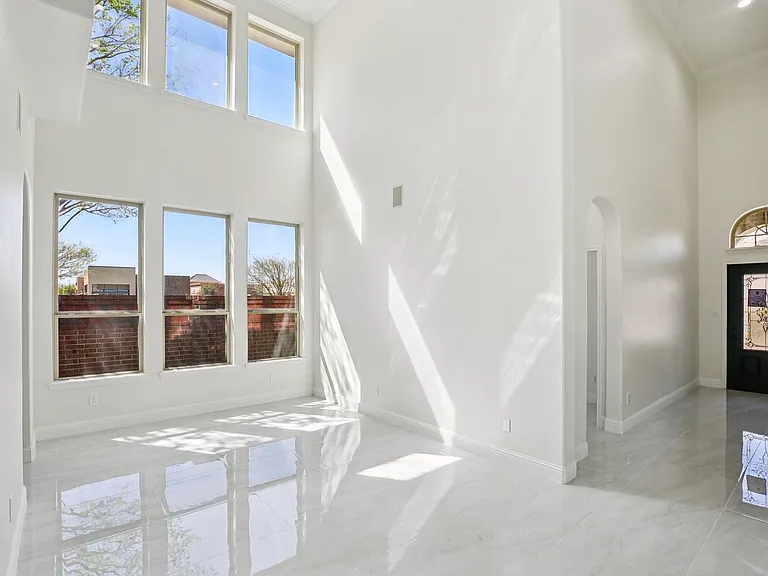 1123 Penny Worth Dr — Photo 3