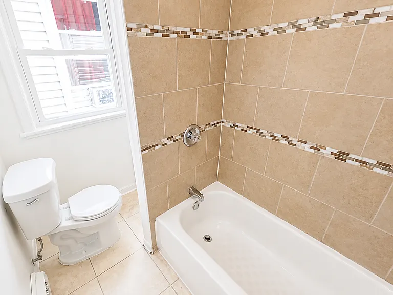 272 S 11th St #2 — Photo 3