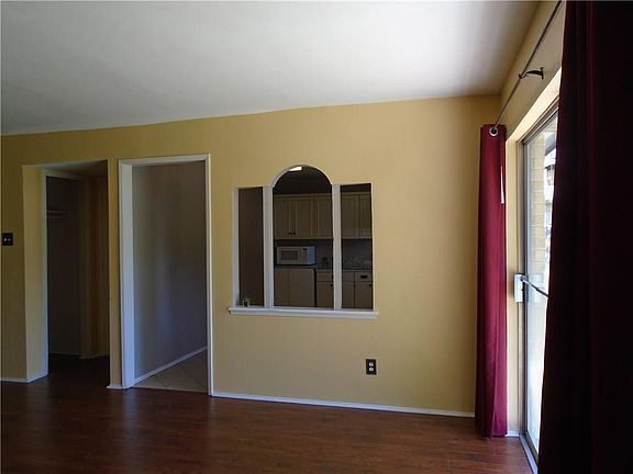 4th image of 917 Acadia Dr