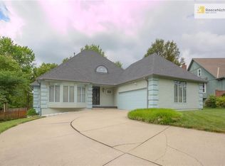 3720 SW Kimstin Cir, Blue Springs, MO 64015