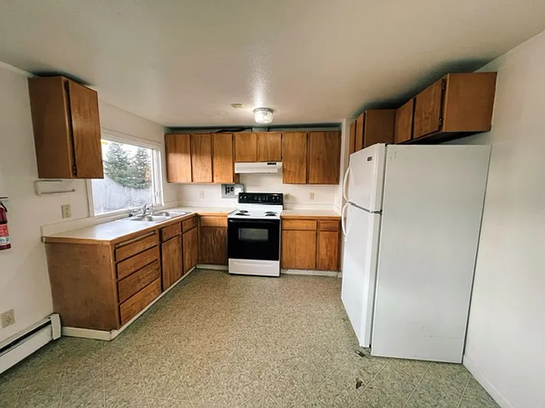 1335 Hyder St — Photo 100