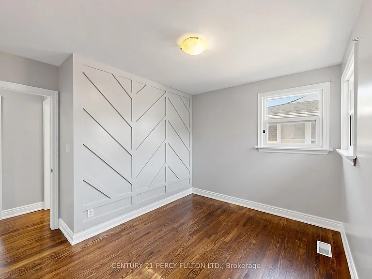 25 Kenwood Cres — Photo 19