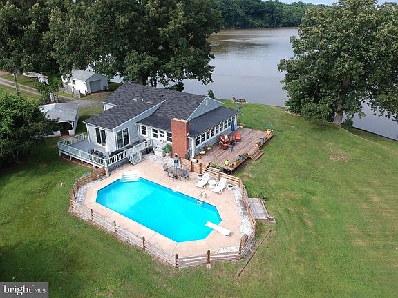 3rd image of 470 Buena Vista Dr