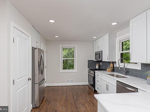 2nd image of 536 Brook Rd