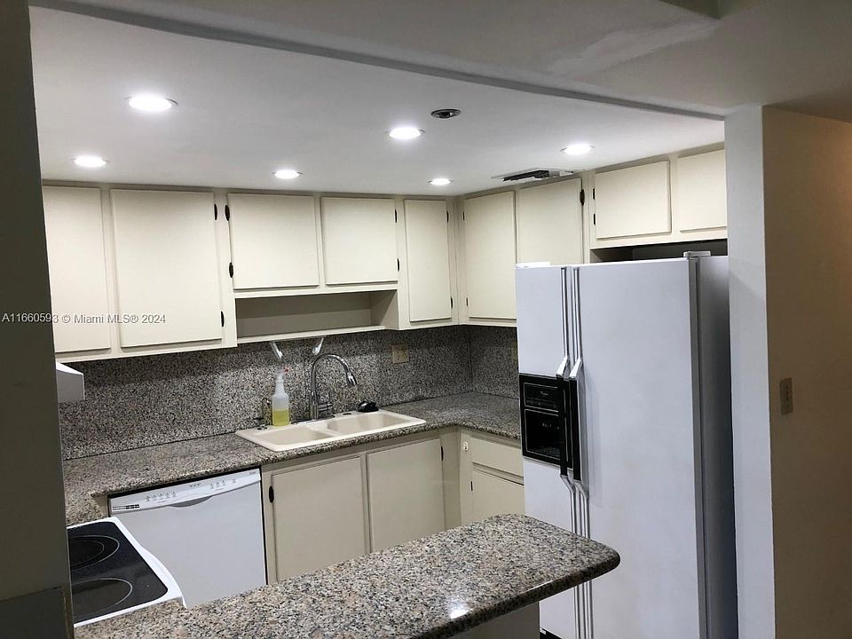 1st image of 3100 W Rolling Hills Cir APT 103