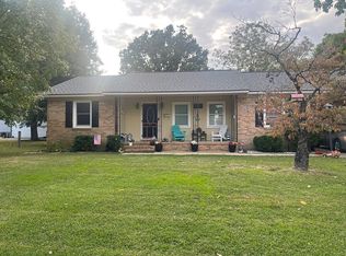 1208 Wentworth Pl, Fayetteville, NC 28304