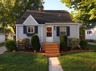993 Hickory Hill Dr, Green Bay, WI 54304
