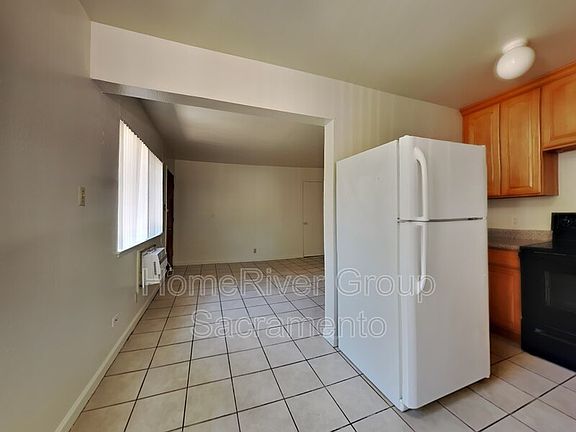 4th image of 1917 24th St APT 1