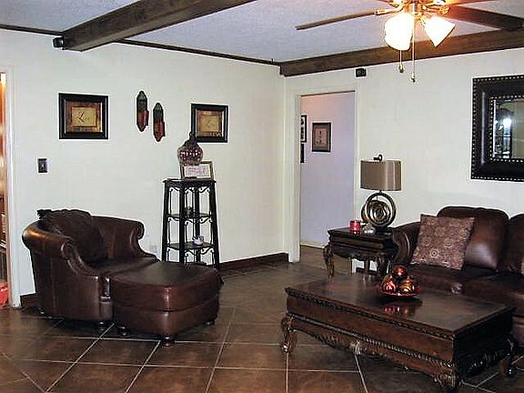 2nd image of 1308 Ward Ln