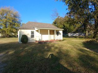 108 S 6th St, Noble, OK 73068