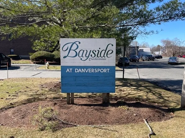 11 Riverside Ave APT 11, Danvers, MA 01923