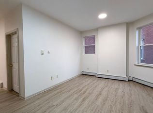 686-688 Broad St #202, Hartford, CT 06106