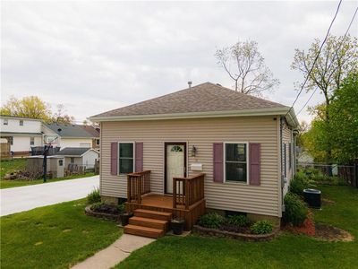 115 S 5th Ave E, Newton, IA, 50208