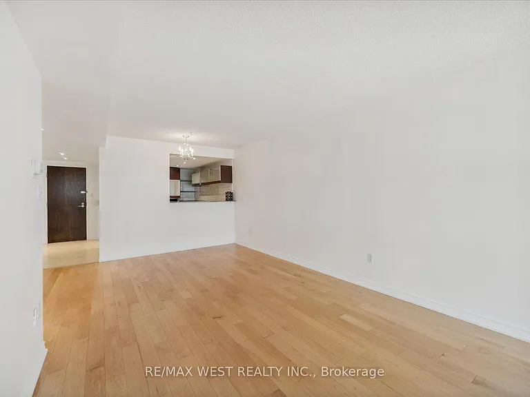 225 Davenport Rd #503 — Photo 5