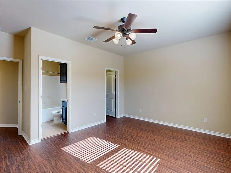 3009 Towers Pkwy — Photo 28