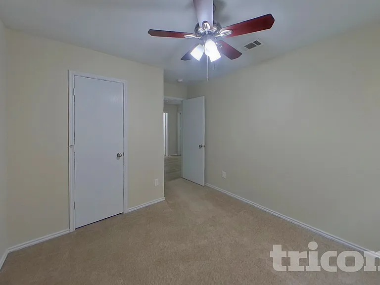 5423 Sabine Ln — Photo 10