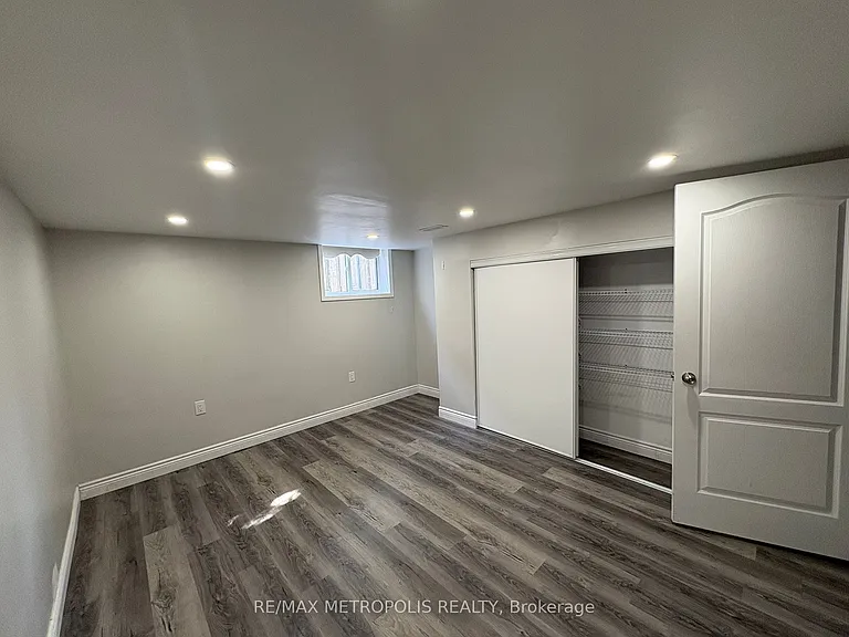 44 Endeavour Dr #BASEMENT — Photo 4