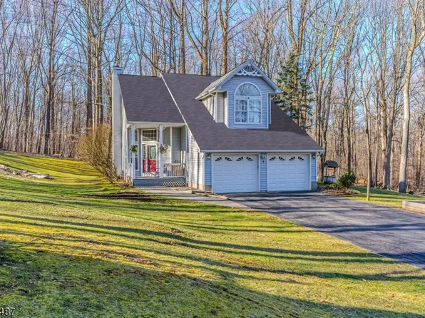 1 Birch Ct, Hopatcong Boro, NJ 07821