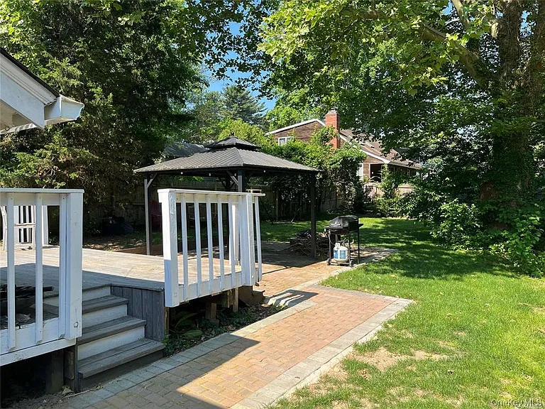 25 Willow Ave — Photo 12