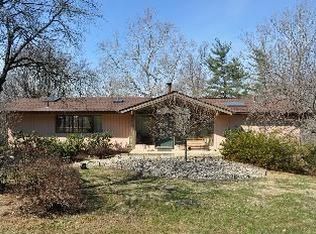 2 Hidden Ln, Phoenixville, PA 19460