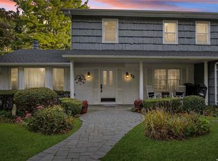 72 Cornflower Ln, East Northport, NY 11731