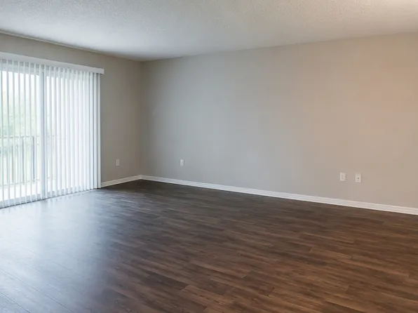 (undisclosed Address), Milwaukee, WI 53221
