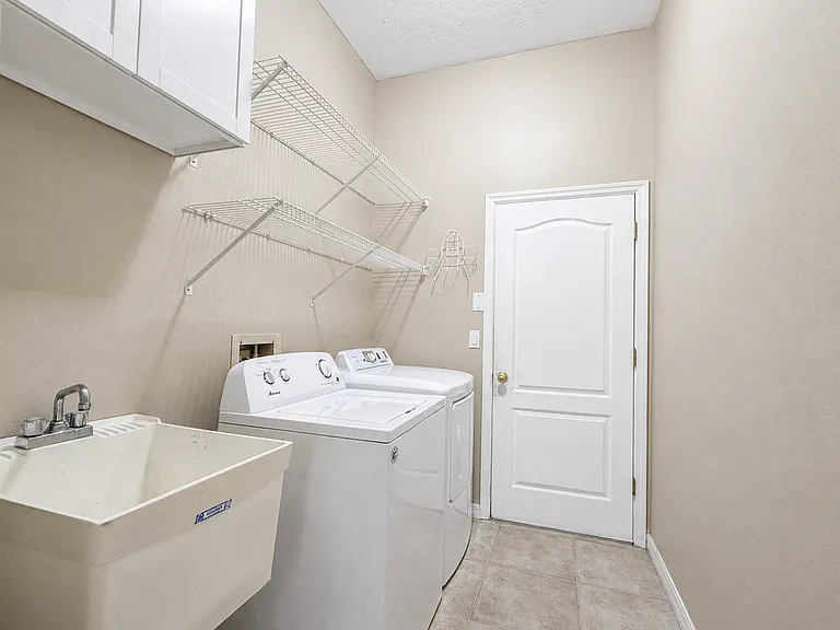 4625 Sweetmeadow Cir — Photo 32