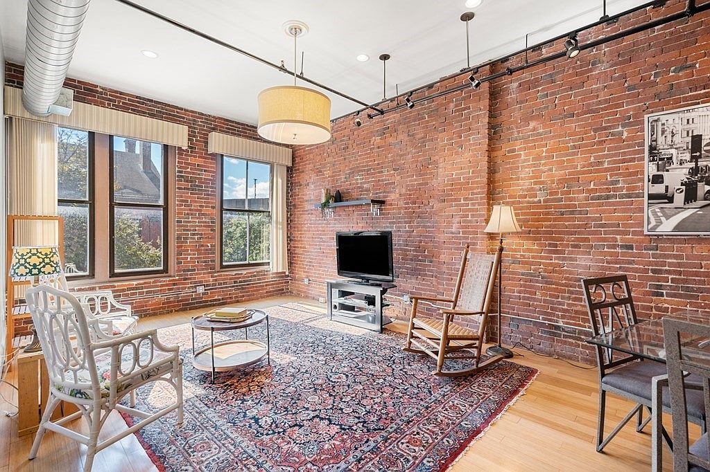 61 Market St UNIT 3A, Lowell, MA 01852 | Zillow