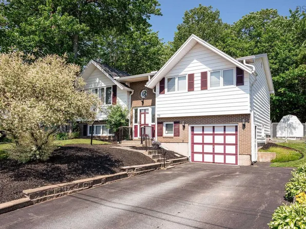 49 Cartier Cres, Halifax, NS B4C 3K8