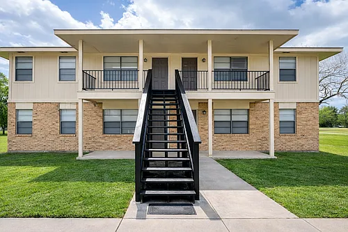 219 W Magnolia Photo 1