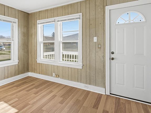 3rd image of 746 S Front St