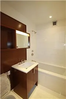 Rented by Space Marketing Shop | media 57