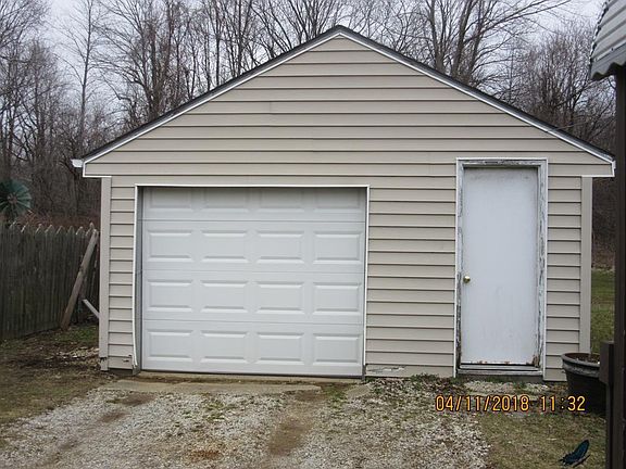 1.5 detached garage
