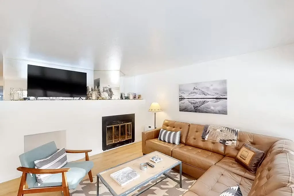 2 bed, 906 sqft, $2,990 — Photo 4