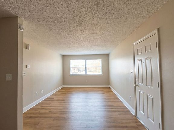 3rd image of 203 Ramblewood Dr #92